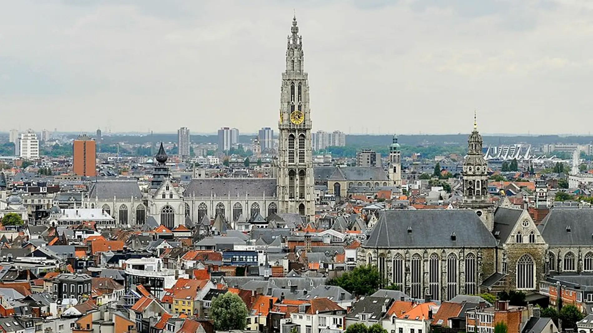 Amberes es la segunda ciudad con más habitantes de  Bélgica.