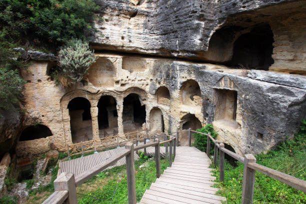 Ciudad turca fundada en el 300 a.C. Fue capital de los seleúcidas y de los romanos, teniendo posteriormente un importante papel durante las cruzadas.